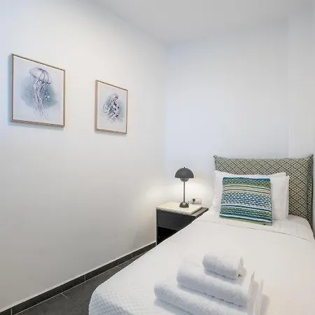 Irena Residences 4*