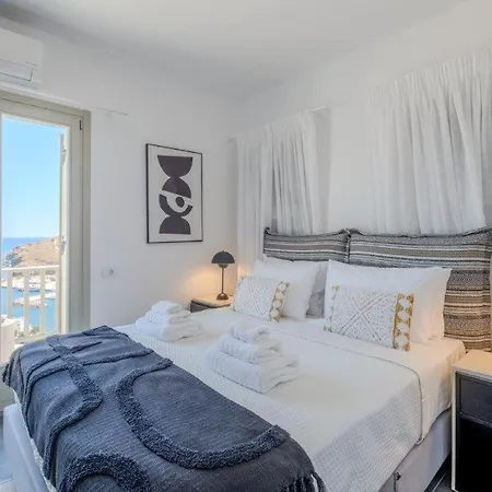 호텔 Irena Residences 4*