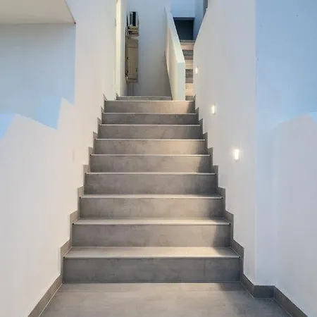 Irena Residences Hotell 4*